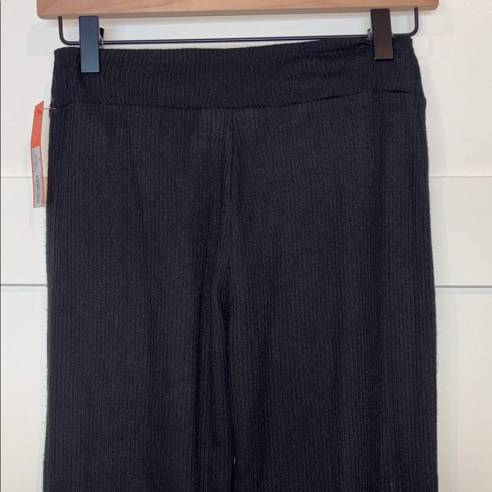 Colsie Ribbed Flare Leggings - Picture 7 of 9